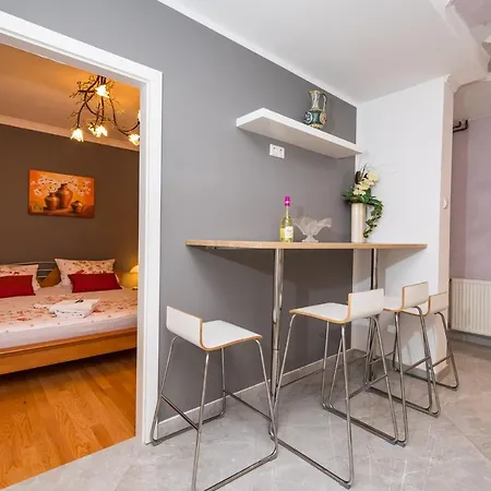 Silver Apartment