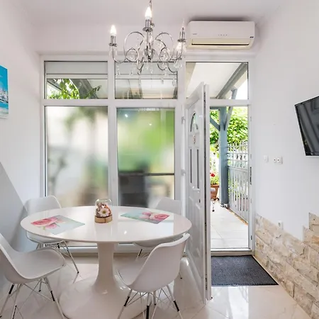 Silver Apartment