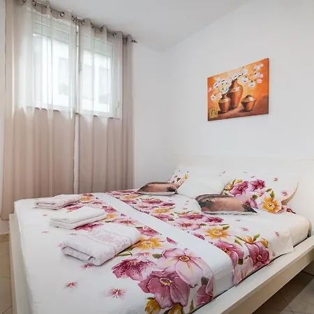 Apartment Silver *