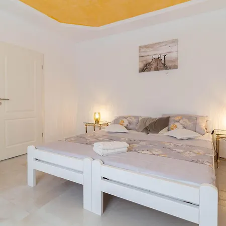 Silver Apartment
