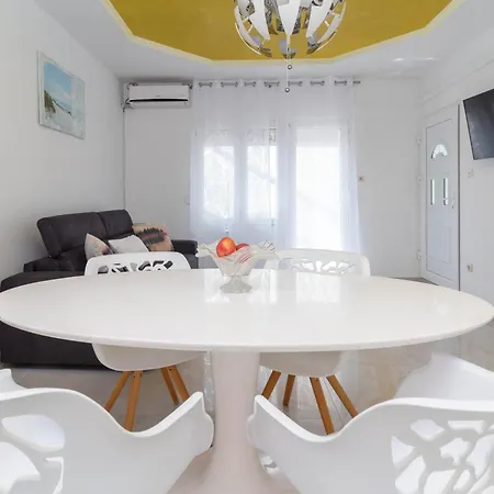 Silver Apartment *