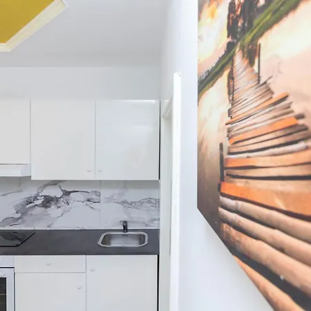 Silver Apartment *