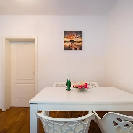 Silver Apartment