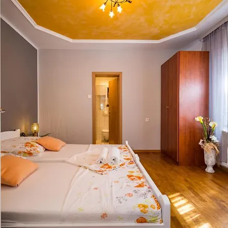 Silver Apartment