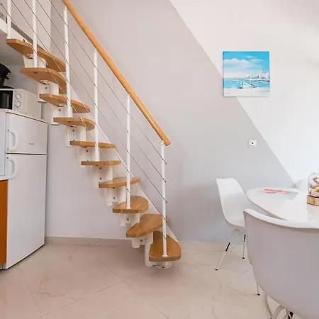 Apartment Silver