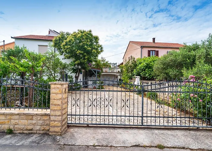 Silver شقة زادار